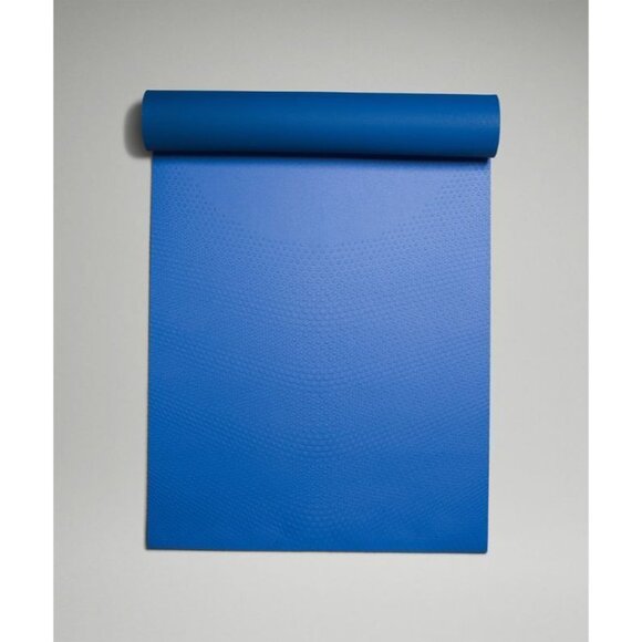 Lululemon The Workout Mat 6mm 26" x 71" Grippy Surface Pipe Dream Blue - Picture 3 of 4